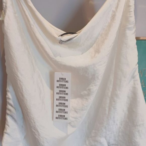❤UrbanOutfitters Satin flow tank - Picture 6 of 8
